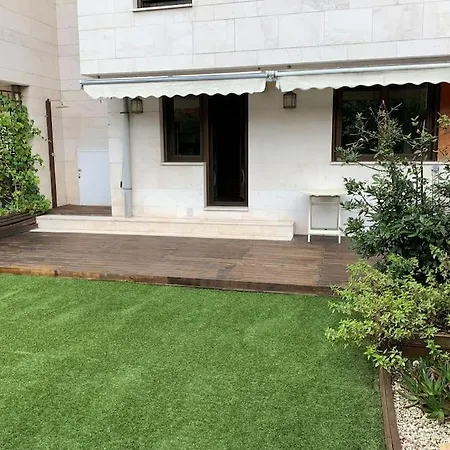 Apto Con Patio Parking Gratuito Anselmo Solar Daire Gijón