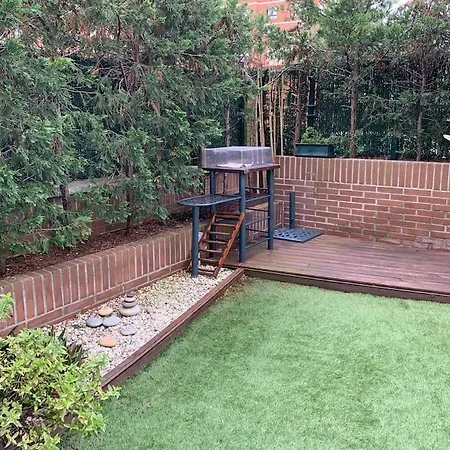 Apto Con Patio Parking Gratuito Anselmo Solar Daire Gijón